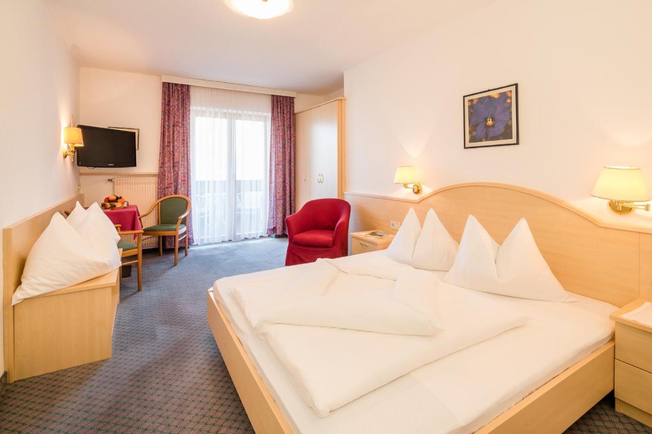 Hotel Bellevue Tirolo Esterno foto