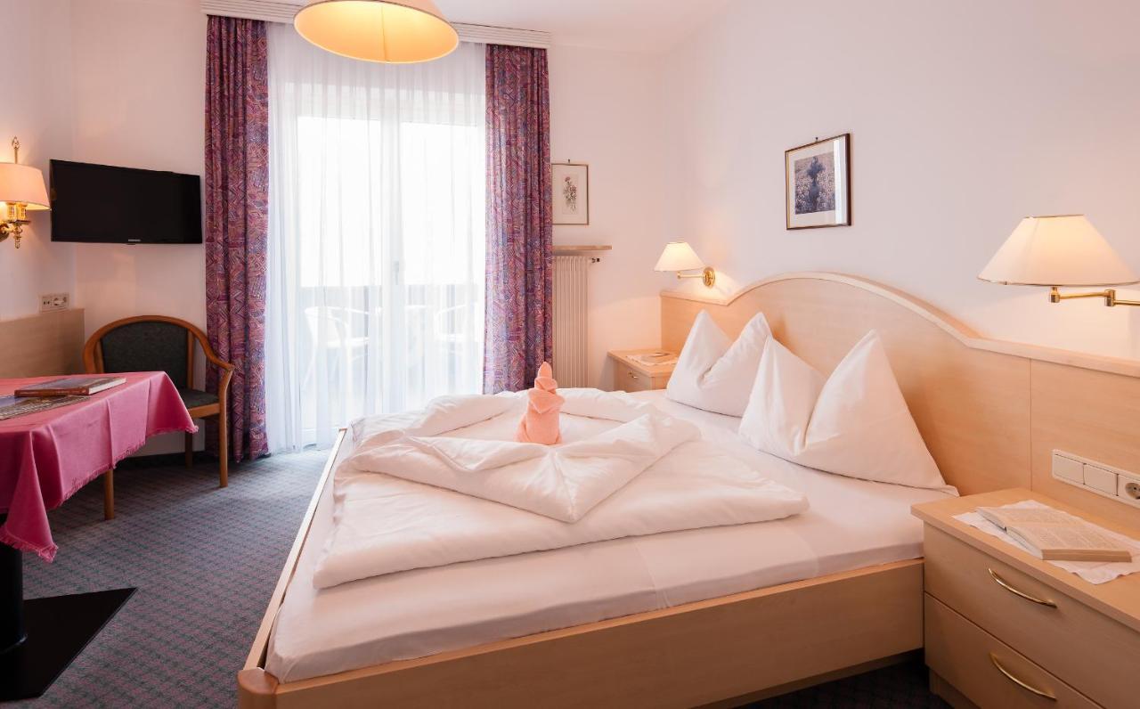 Hotel Bellevue Tirolo Esterno foto