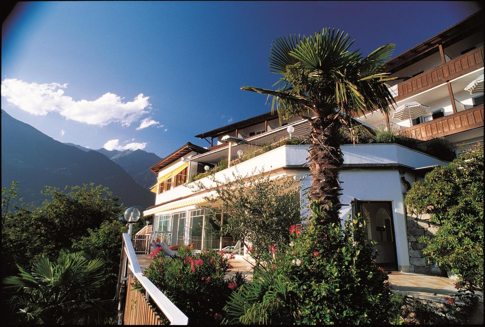 Hotel Bellevue Tirolo Esterno foto