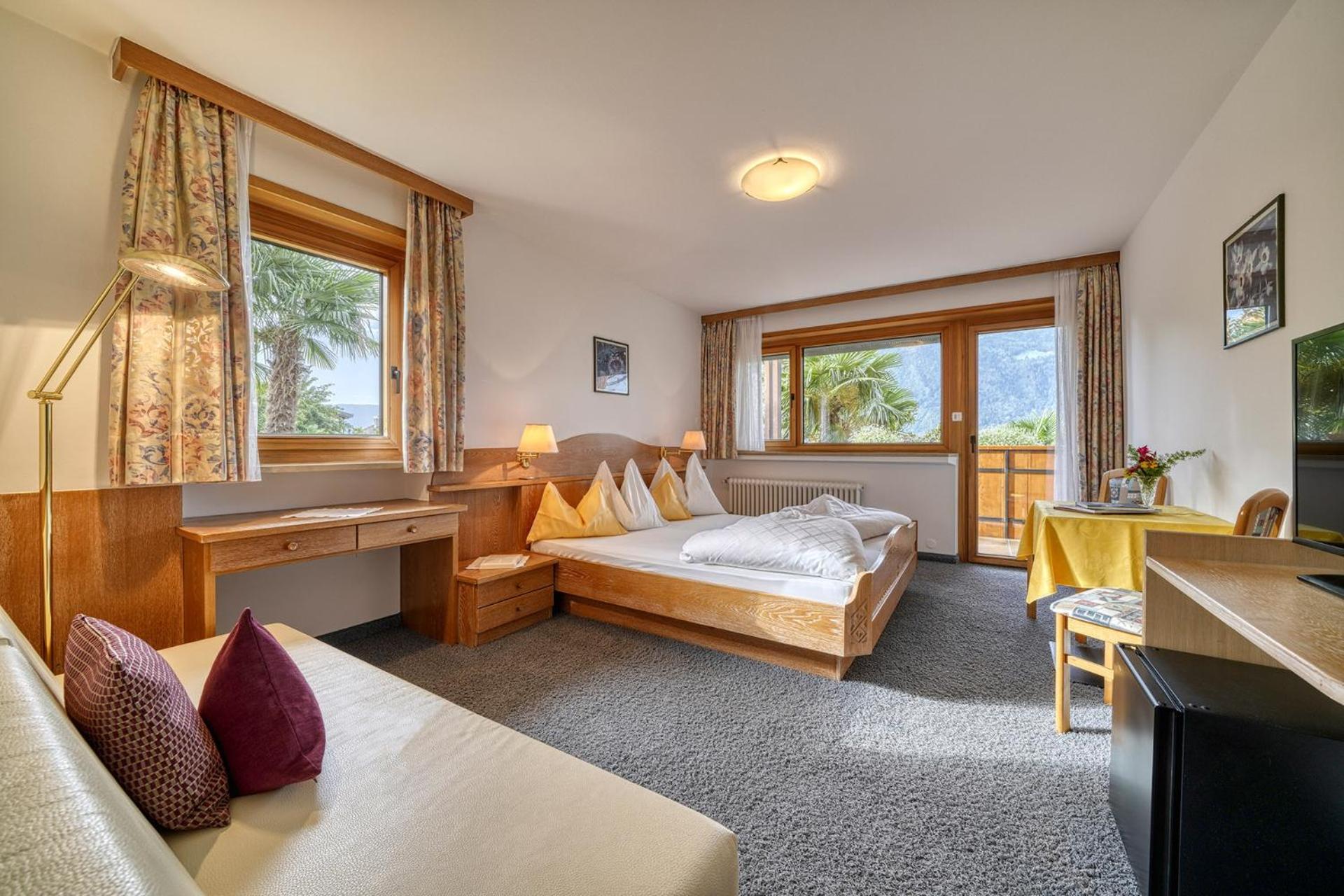 Hotel Bellevue Tirolo Esterno foto
