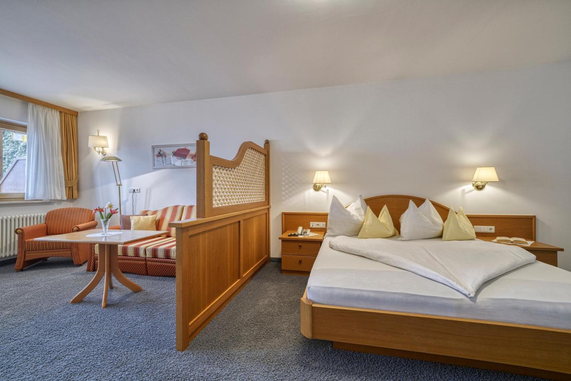 Hotel Bellevue Tirolo Esterno foto